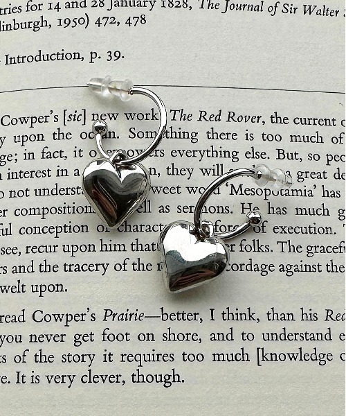 apres jour mignon（アプレジュールミニョン）の「【apresjour mignon×ARIAZ】ハートフープピアス（ピアス（両耳用）・レディース・ゴールド/シルバー・ONESIZE）」の3枚目の写真