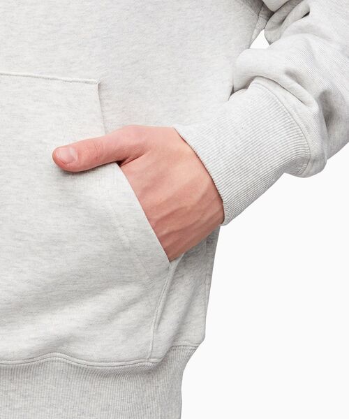 Calvin Klein（カルバン・クライン）の「ユニセックス リラックスフィット パーカー（パーカー・メンズ・ブラック/グレー・M/S/L/XS）」の21枚目の写真