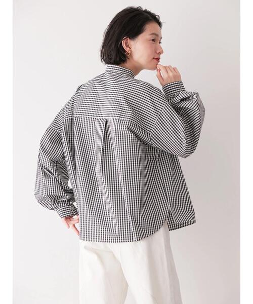 AMERICAN HOLIC(アメリカンホリック)の「イージーケア切替タックワイドシャツ(シャツ/ブラウス・レディース・マルチ/ネイビー系2/サックスブルー系3/グリーン系その他3/ブラック×ホワイト・M/L)」の13枚目の写真