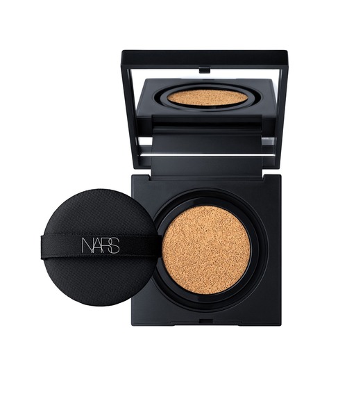 NARS（ナーズ）の「ナチュラルラディアント　ロングウェア　クッションファンデーション　レフィル（ファンデーション・レディース・5878　DEAUVILLE/5882　PUNJAB/5880　MONT BLANC/5879　VIENNA/5877　SEOUL/04027 FINLAND・FREE）」の3枚目の写真