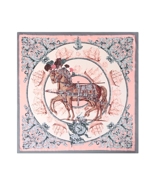 Julia Boutique(ジュリアブティック)の「90×90cmサイズ・ヴィンテージ風サテン生地スカーフ/100016(バンダナ/スカーフ・レディース・C/D/E/F/S/T/A/H/J/O/Q/K/L/M/N/B/G/I/P/R・ONE)」の2枚目の写真