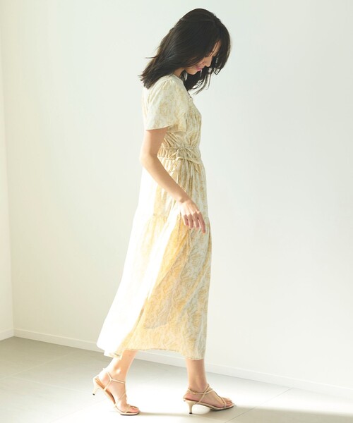 Feroux（フェルゥ）の「【洗える】フラワープリントドロスト ワンピース（ワンピース・レディース・スカイブルー系3/ライトイエロー系3・F）」の4枚目の写真