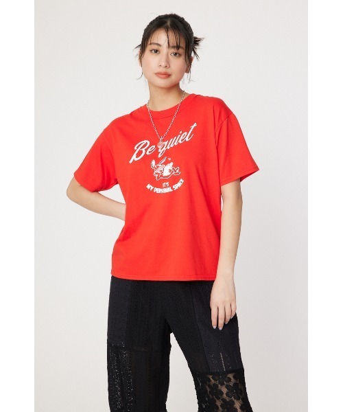 RODEO CROWNS WIDE BOWL(ロデオクラウンズワイドボウル)の「Be quiet Tシャツ(Tシャツ/カットソー・レディース・チャコールグレー/オフホワイト/レッド・FREE)」の4枚目の写真