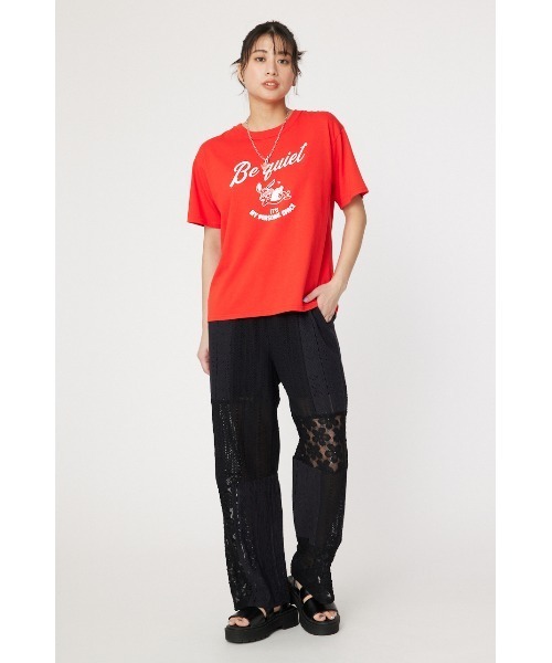 RODEO CROWNS WIDE BOWL(ロデオクラウンズワイドボウル)の「Be quiet Tシャツ(Tシャツ/カットソー・レディース・チャコールグレー/オフホワイト/レッド・FREE)」の7枚目の写真