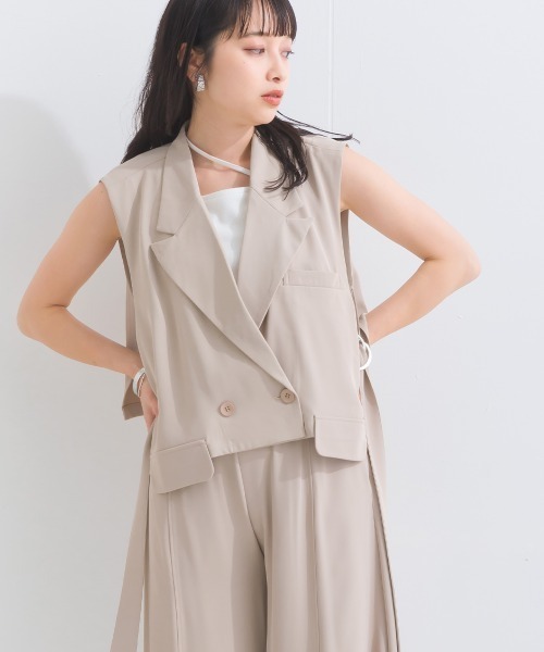terrace(テラス)の「エステルスムース ショートトレンチベスト(ベスト・レディース・グレイッシュベージュ/ブラック/モカ・MEDIUM)」の1枚目の写真