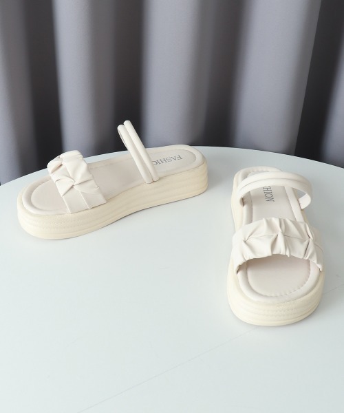 Miniministore(ミニミニストア)の「ストラップサンダル 厚底 ミュール(サンダル・レディース・ブラック/アイボリー/ベージュ・23.5cm/23.0cm/22.5cm/25.0cm/24.5cm/24.0cm)」の18枚目の写真