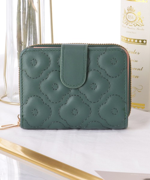 Lace Ladies(レースレディース)の「フラワー キルティング 二つ折り ラウンドファスナー 財布(財布・レディース・ブラック/ライトピンク/ブルーグレー/グリーン/チェリーピンク・FREE)」の4枚目の写真
