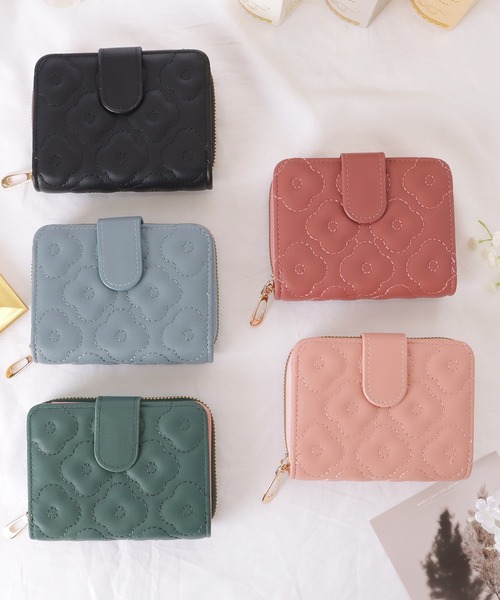 Lace Ladies(レースレディース)の「フラワー キルティング 二つ折り ラウンドファスナー 財布(財布・レディース・ブラック/ライトピンク/ブルーグレー/グリーン/チェリーピンク・FREE)」の6枚目の写真