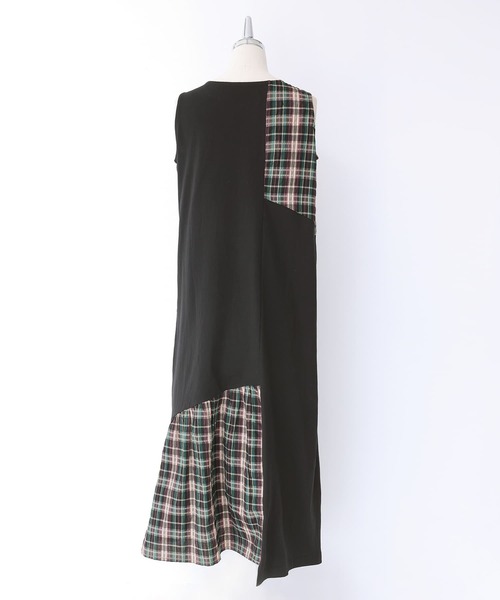 kOhAKU（コハク）の「『メッシュTシャツ×チェック柄切替タンクワンピースセット』（ワンピース・レディース・ブラック・2/1）」の10枚目の写真