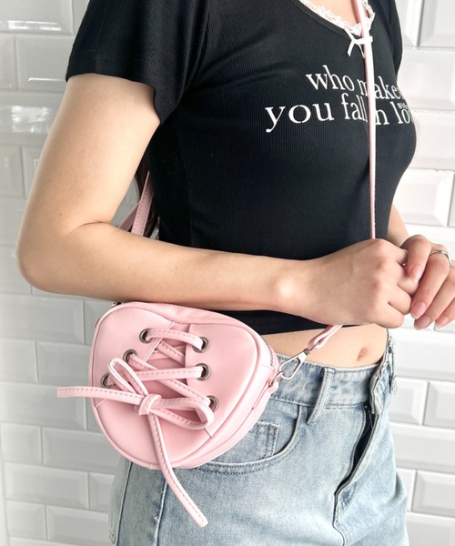Loueme(ルエム)の「レースアップハートショルダーバッグ(ショルダーバッグ・レディース・ブラック/ライトブルー/ホワイト/ピンク・FREE)」の4枚目の写真