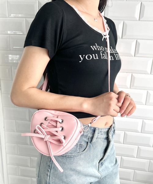 Loueme(ルエム)の「レースアップハートショルダーバッグ(ショルダーバッグ・レディース・ブラック/ライトブルー/ホワイト/ピンク・FREE)」の11枚目の写真