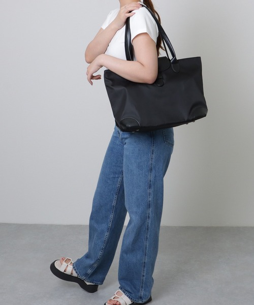 Lace Ladies（レースレディース）の「配色 レザー ビッグ 軽量 トートバッグ（トートバッグ・レディース・ブラック/ベージュ/ブラウン・FREE）」の5枚目の写真