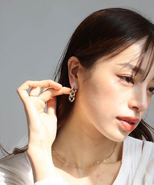 abaskdesign(アバスクデザイン)の「金属アレルギー対応 バイカラーチェーンステンレスピアス(ピアス(両耳用)・レディース・シルバー・FREE)」の3枚目の写真