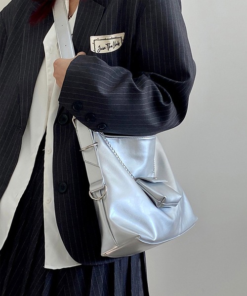 高評価！ ミニポーチ付き】大容量シルバーショルダーBAG（ショルダー バッグ