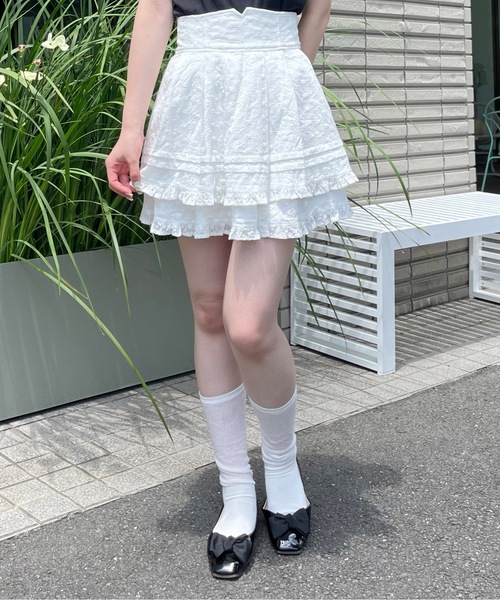 abc une face(アーベーセーアンフェイス)の「レースダブルフレアミニスカート(スカート・レディース・ホワイト・FREE)」の2枚目の写真