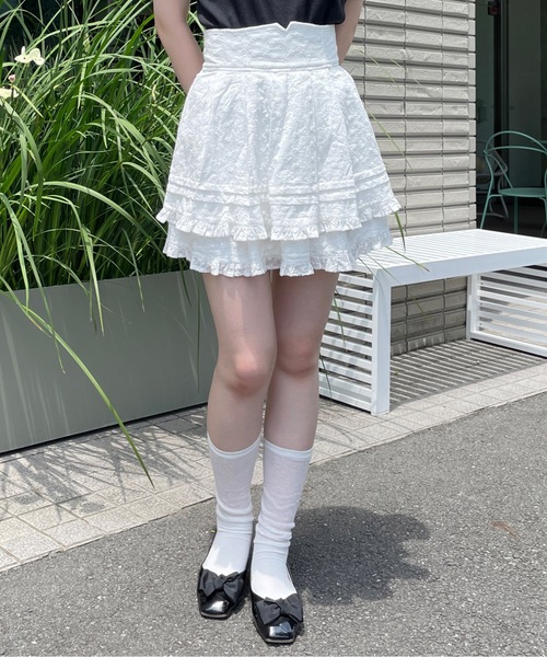 abc une face(アーベーセーアンフェイス)の「レースダブルフレアミニスカート(スカート・レディース・ホワイト・FREE)」の4枚目の写真