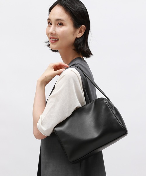 LAKOLE（ラコレ）の「レンタングルショルダーバッグ / 132251（ショルダーバッグ・レディース・ブラック/オフホワイト/ボルドー・FREE）」の2枚目の写真