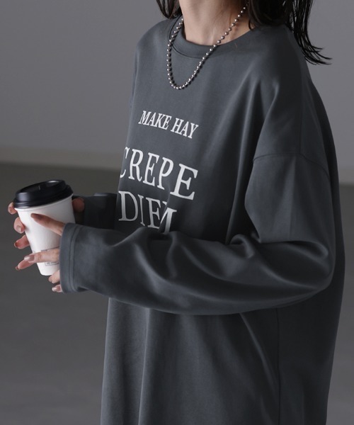 HUG.U(ハグユー)の「すっきり ルーズロゴTシャツ(Tシャツ/カットソー・レディース・ダークグレー/ホワイト/グレー・FREE)」の5枚目の写真