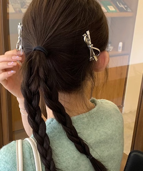 Vipoa（ヴィポア）の「ribbon hair clip（ヘアピン・レディース・シルバー・FREE）」の4枚目の写真