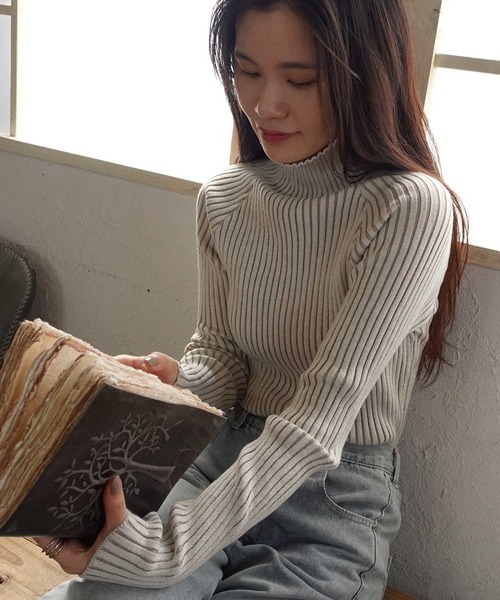 CORNERS（コーナーズ）の「プレーティングリブニットシームレスタートルプルオーバー（ニット/セーター・レディース・ベージュ系その他/テラコッタ/カーキ/グレイッシュベージュ/ブラック・M）」の3枚目の写真