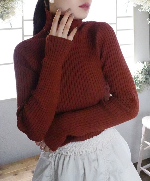 CORNERS（コーナーズ）の「プレーティングリブニットシームレスタートルプルオーバー（ニット/セーター・レディース・ベージュ系その他/テラコッタ/カーキ/グレイッシュベージュ/ブラック・M）」の2枚目の写真