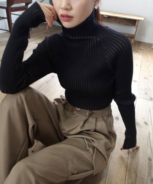 CORNERS（コーナーズ）の「プレーティングリブニットシームレスタートルプルオーバー（ニット/セーター・レディース・ベージュ系その他/テラコッタ/カーキ/グレイッシュベージュ/ブラック・M）」の22枚目の写真