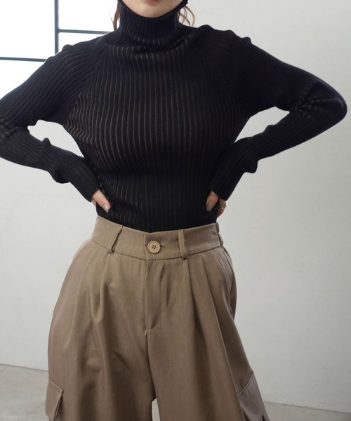 CORNERS（コーナーズ）の「プレーティングリブニットシームレスタートルプルオーバー（ニット/セーター・レディース・ベージュ系その他/テラコッタ/カーキ/グレイッシュベージュ/ブラック・M）」の14枚目の写真