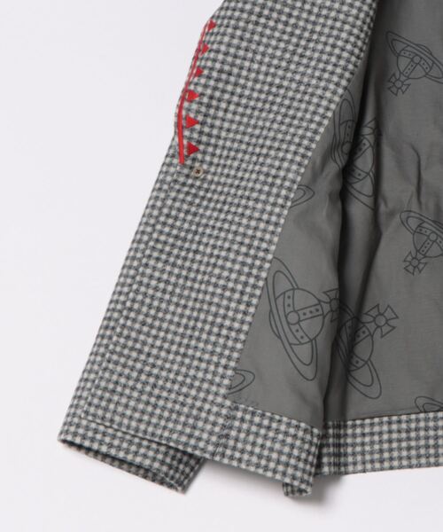 Vivienne Westwood（ヴィヴィアンウエストウッド）の「ﾆｰﾄﾞﾙﾊﾟﾝﾁｷﾞﾝｶﾞﾑﾄﾞﾛｰｽﾄﾘﾝｸﾞﾌﾞﾚｻﾞｰ（テーラードジャケット・レディース・カーキ系/ブラック系・FREE）」の4枚目の写真