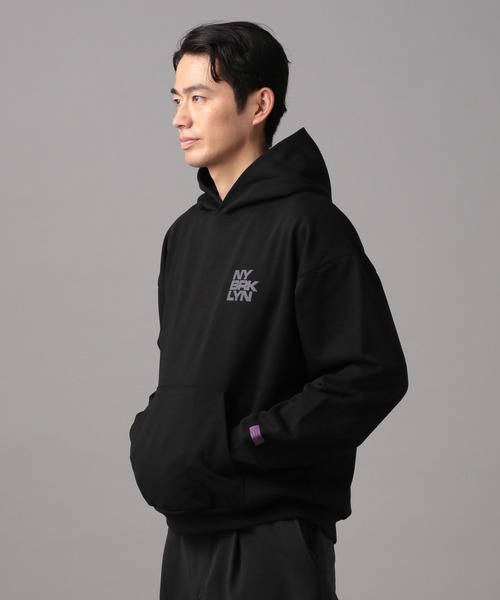 BAYFLOW（ベイフロー）の「URBANプリントスウェットフーディー（パーカー・メンズ・ブルー/アイボリー/ブラック・MEDIUM/LARGE）」の5枚目の写真