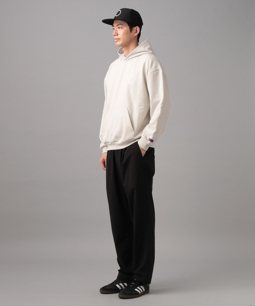 BAYFLOW（ベイフロー）の「URBANプリントスウェットフーディー（パーカー・メンズ・ブルー/アイボリー/ブラック・MEDIUM/LARGE）」の7枚目の写真