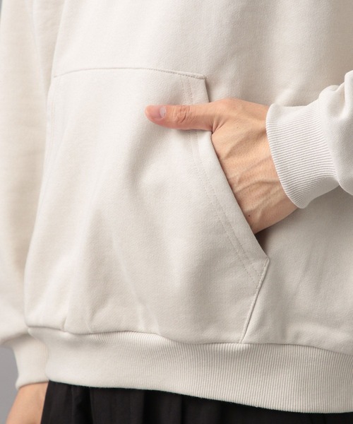 BAYFLOW（ベイフロー）の「URBANプリントスウェットフーディー（パーカー・メンズ・ブルー/アイボリー/ブラック・MEDIUM/LARGE）」の21枚目の写真