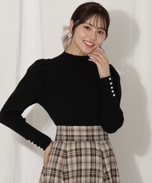袖口パールボトルネックリブニット