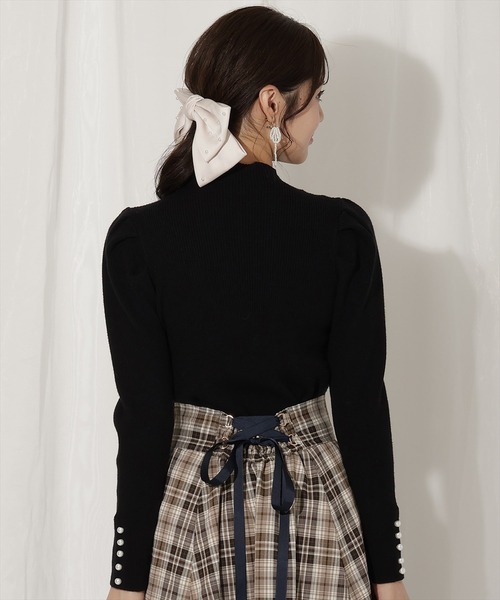 WILLSELECTION（ウィルセレクション）の「袖口パールボトルネックリブニット（ニット/セーター・レディース・ブラック/オフホワイト/ボルドー・FREE）」の11枚目の写真