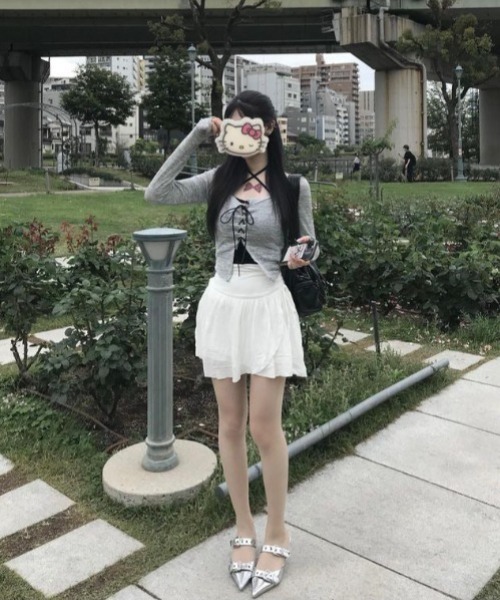 レースアップクロップドトップス+キャミ（Tシャツ/カットソー）｜KsG（ケーエスジー）