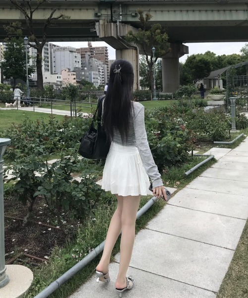 レースアップクロップドトップス+キャミ（Tシャツ/カットソー）｜KsG（ケーエスジー）