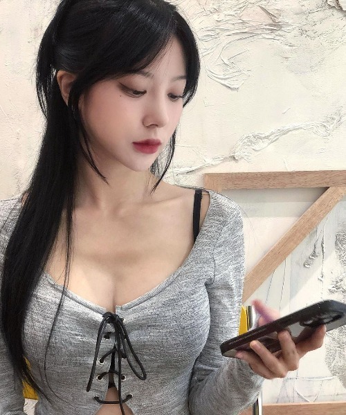 レースアップクロップドトップス+キャミ（Tシャツ/カットソー）｜KsG（ケーエスジー）