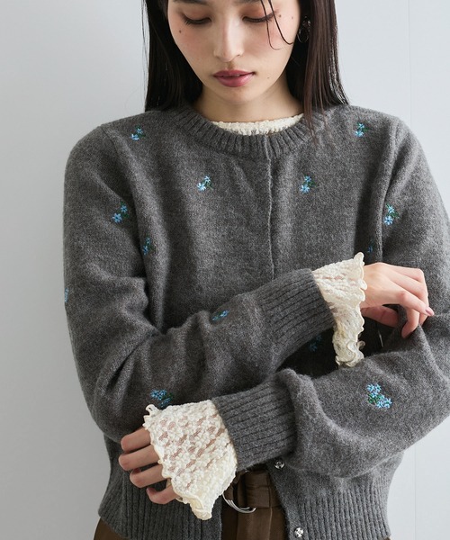 【WEB/1部店舗限定】花刺繍ニットカーディガン（カーディガン/ボレロ）｜VIS（ビス）