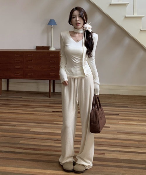 urge:(アージコロン )の「【URGE:】ボウタイ Vネック ロングスリーブ(Tシャツ/カットソー・レディース・ピンク/オフホワイト/モカ・SMALL/X-LARGE/LARGE/MEDIUM)」の14枚目の写真