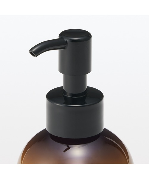 無印良品(ムジルシリョウヒン)の「精油の香り ボディミルク イランイラン&オレンジの香り 300mL(ボディケア/ボディクリーム・レディース・その他・FREE)」の2枚目の写真