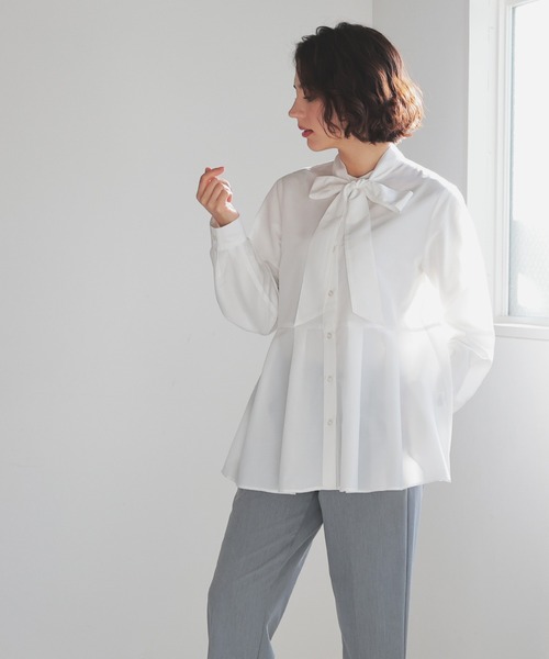 GLACIER lusso（グラシアルッソ）の「【抗菌防臭】ペプラムブラウス（シャツ/ブラウス・レディース・アイボリー/ベージュ系その他/ブルー系その他・L/LL/M/S）」の6枚目の写真