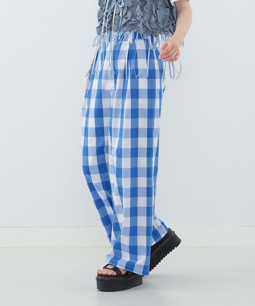 CAROLINA GLASER(カロリナ グレイサー)の「ギンガムチェック タック ストレートパンツ(その他パンツ・レディース・ピンク/ブルー・MEDIUM/SMALL)」の1枚目の写真