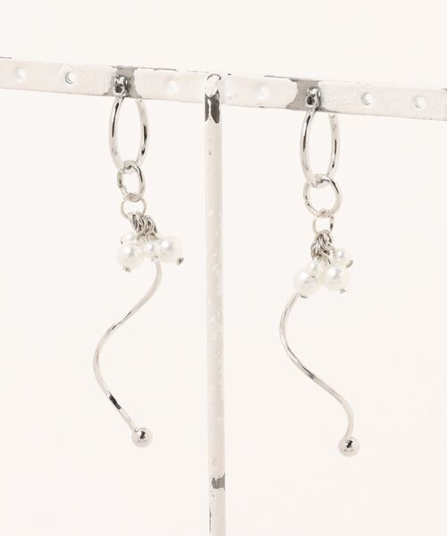 tone(トーン)の「【Astyle】2wayパールチタンフープピアス(MA)(ピアス(両耳用)・レディース・シルバー・FREE)」の6枚目の写真