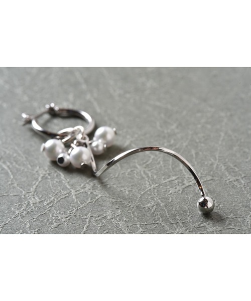 tone(トーン)の「【Astyle】2wayパールチタンフープピアス(MA)(ピアス(両耳用)・レディース・シルバー・FREE)」の5枚目の写真