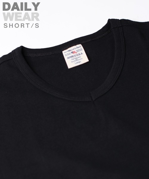 AVIREX(アヴィレックス)の「《DAILY/デイリー》RIB SHORT SLEEVE V-NECK T-SHIRT / デイリーウェア リブ 半袖 Vネック Tシャツ / AVIREX / アヴィレックス(Tシャツ/カットソー・メンズ・チャコール/ロイヤルブルー/ホワイト/ブラック/オリーブ/グレー・SMALL/MEDIUM/LARGE/X-LARGE/X-SMALL)」の19枚目の写真
