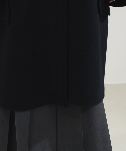 MONTGOMERY(モンゴメリー)の「MONTGOMERY / Sandhurst ダッフルコート(ダッフルコート・レディース・ホワイト系その他5/ブラック・1/2)」の17枚目の写真