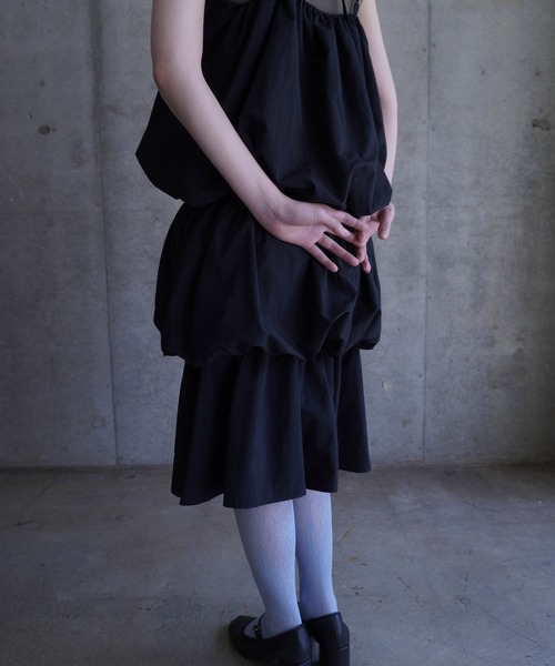 G.V.G.V.（ジーヴィージーヴィー）の「D-RING STRAP TIERED DRESS（ワンピース・レディース・ブラック・ONE SIZE）」の4枚目の写真