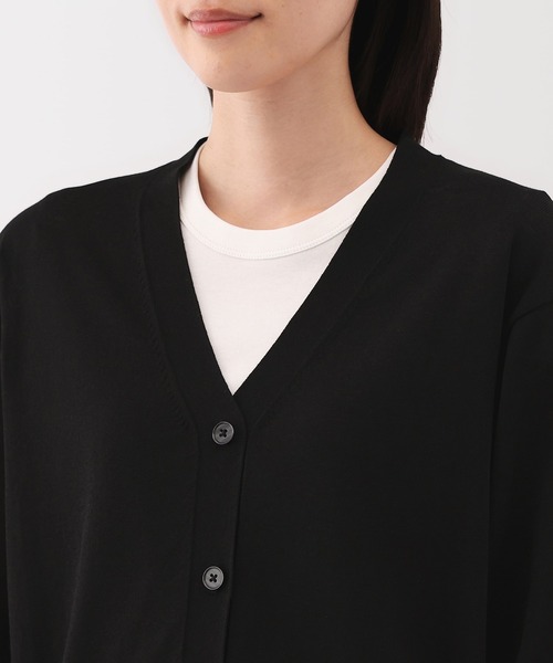 無印良品（ムジルシリョウヒン）の「婦人　ＵＶカットライトニットＶネックカーディガン（カーディガン/ボレロ・レディース・ホワイト/ライトグレー/ライトブルー/ブラック/ブラウン/ライトイエロー/ライトピンク・S/M/L/XL）」の10枚目の写真