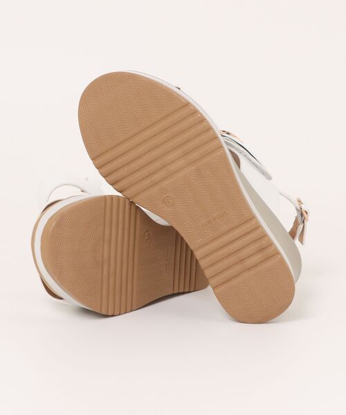 inter-chaussures(インターショシュール)の「【INTER-CHAUSSURES】バックルウエッジサンダル(I52101)(サンダル・レディース・ホワイト/ベージュ・36/37/38/39/35)」の4枚目の写真
