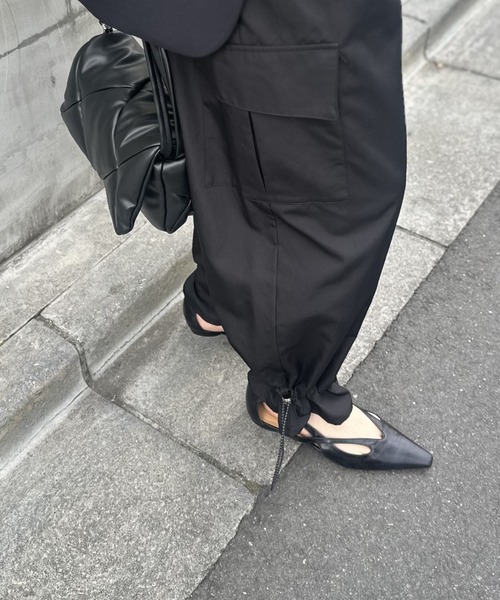 LOVELESS（ラブレス）の「BLACK OF BLACKsダブルウエストカーゴパンツ（カーゴパンツ・レディース・ブラック・36/34）」の3枚目の写真