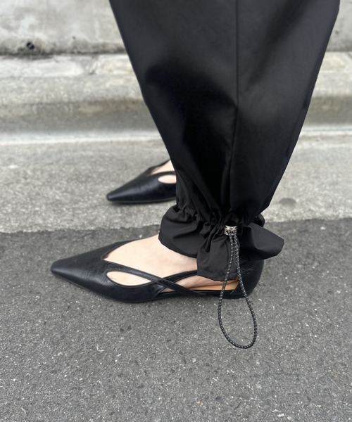 LOVELESS（ラブレス）の「BLACK OF BLACKsダブルウエストカーゴパンツ（カーゴパンツ・レディース・ブラック・36/34）」の2枚目の写真